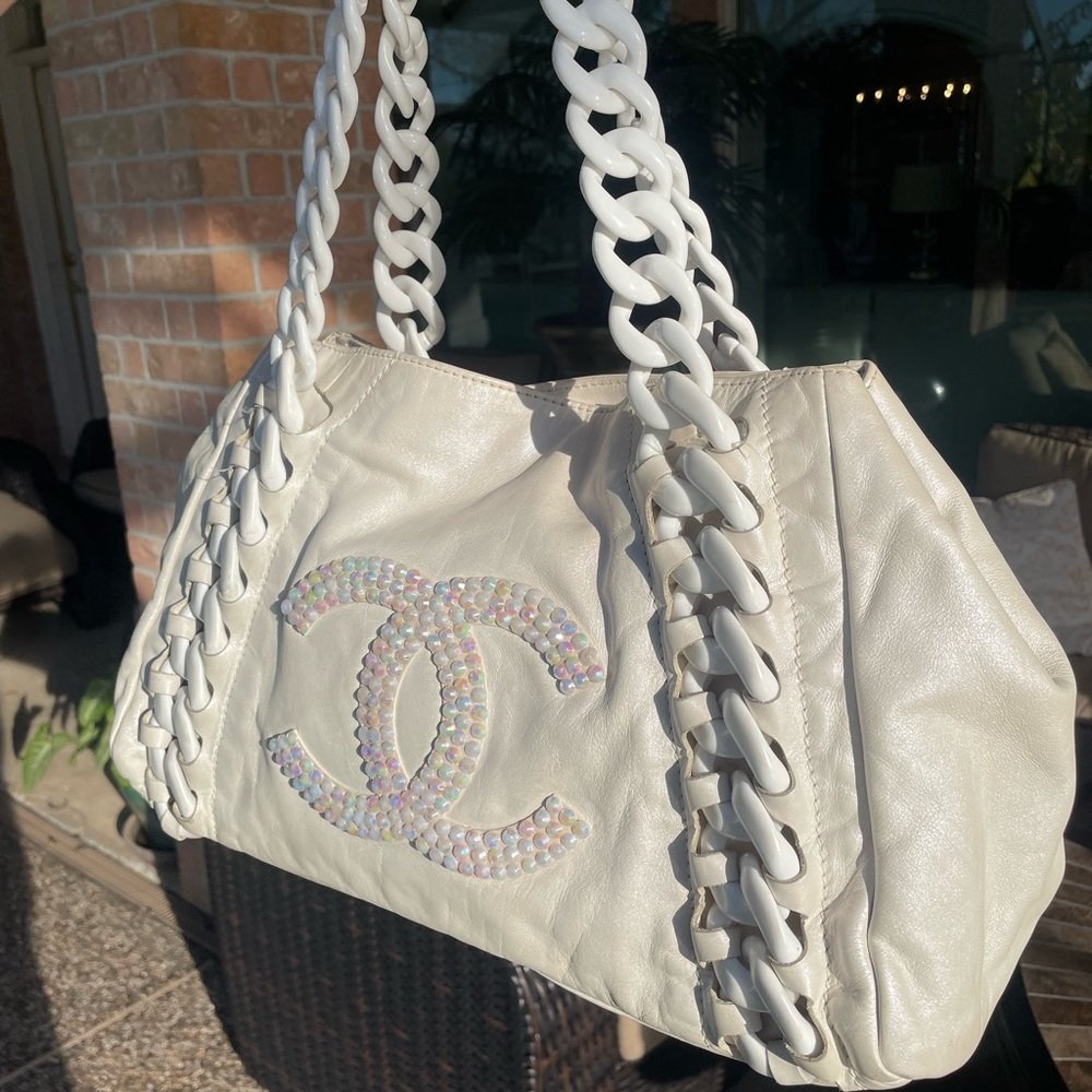 ❤️Pending❤️Chanel iridescent acrylic chain custom strass large CC logo Opal bag - Picture 11 of 16